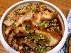 凉拌猪耳朵-云海肴·汽锅鸡·云南菜(天山百盛优客店)