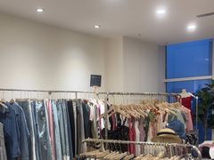 -眷顾自助服装工作室(中南金石国际广场A座店)
