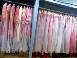 -觅白婚纱礼服馆