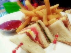 -芭莉与彩虹西餐厅(成都合生汇店)