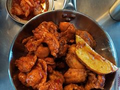 辣子鸡拼酱油鸡-MI WU FACTORY米屋美食工厂餐厅(绿地店)