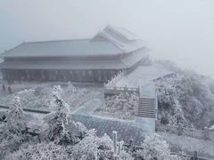 -峨嵋山金顶
