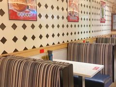 卡座-潮庭港式茶餐厅·熊仔奶茶(同济广场店)