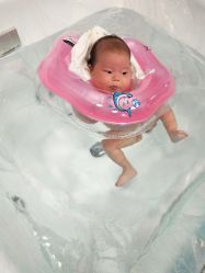 -开心岛婴儿游泳母婴用品店