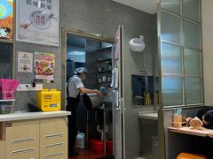 -小杨生煎(金山百联购物中心3楼店)