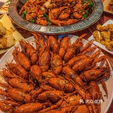是和三五好友一起吃龙虾小酌的季节了🦞🦞🦞