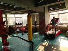 -KingBull私教健身&格斗订制(龙井商业中心店)