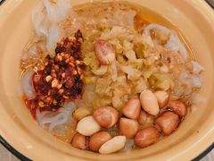 刮凉粉-东排食堂长沙小吃大排档(五一广场店)