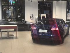-TESLA 特斯拉(上海太古汇体验店)