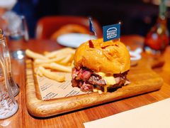 奥特曼牛肉汉堡-Magnet磁食(愚园路店)