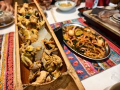 -刘姐啤酒鱼民族演艺餐厅(西街总店)
