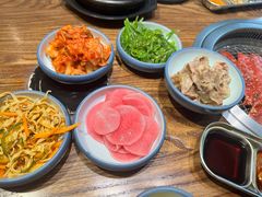 -明洞阿姨·韩式酱蟹烤肉·创意料理(三元桥店)