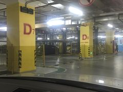 -环球港-停车场