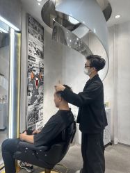 -Kraemer Paris  苏豪路易士·嘉玛发廊