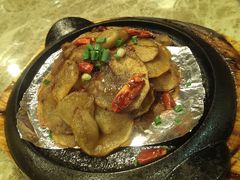 铁板土豆片-阿瓦山寨·湘菜现炒·剁椒鱼头王(咸阳总店)