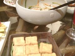 -云海肴·汽锅鸡·云南菜(天山百盛优客店)