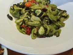 -头上红煨盐鸡·非遗院子餐厅
