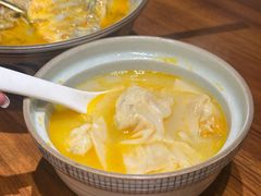 金汤黄鱼馄饨-蟹黄鱼·深夜面馆(巨鹿路店)