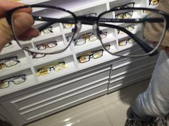 -诺柯视眼镜-蔡司依视路官方工厂店(淞南一店)