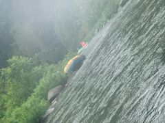 -天台雷峰十里峡谷漂流