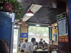 大堂-内蒙焖面大盆骨餐馆(山大路店)