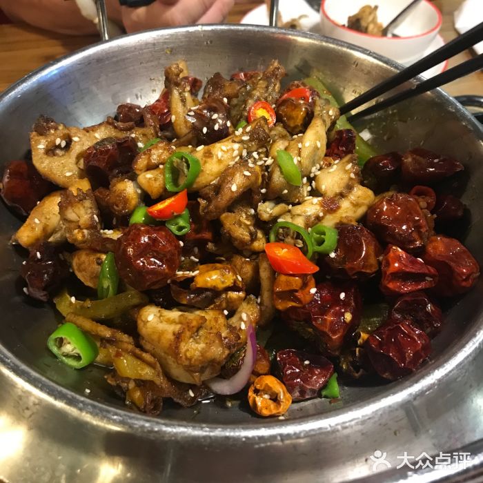 新白鹿餐厅(百联中环店)石锅牛蛙图片