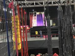 -嘿哟动霸CHUA·新潮玩运动娱乐中心·蹦床滑冰团建乐园