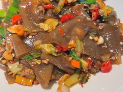-阿瓦山寨·湘菜现炒·剁椒鱼头王(咸阳总店)