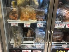 面包甜点陈列柜-传闻来紫菜包饭·打糕(西塔韩百店)