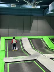 -反弹蹦床公园·亲子乐园·团建·派对(尚品奥莱店)