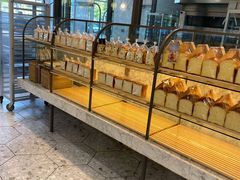 面包甜点陈列柜-面包新语(上地华联店)