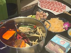 -唯爱KTV聚会餐厅(仙林东城汇店)
