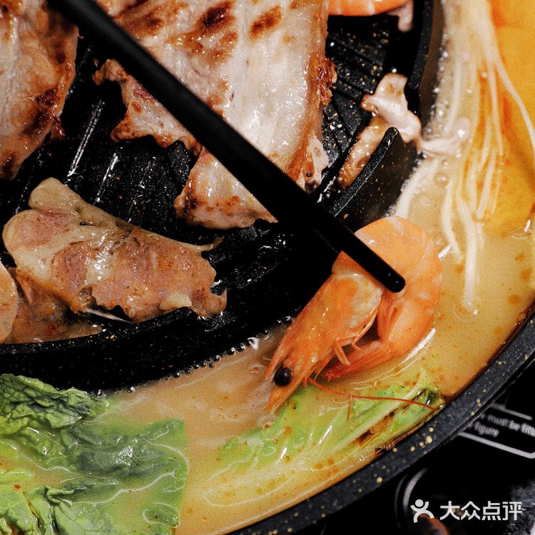 重庆美食｜边烤边涮的泰式小火锅🥘