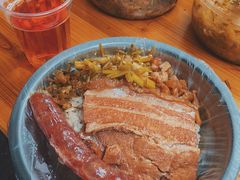 -梁阿婆廿年老牌扣肉糯米饭