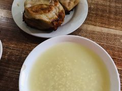 小米粥-宝瑞门钉肉饼店