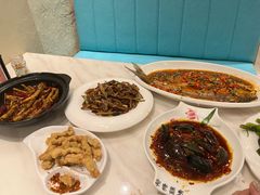 -丹江口渔村·湘味厨房(桃园店)