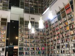 -钟书阁(松江泰晤士小镇店)