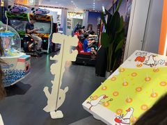 -反斗乐园π·电玩·高空拓展·蹦床(龙华天虹店)