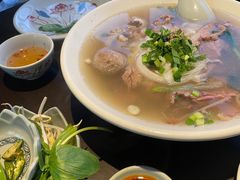 -大头虾越式风味餐厅(光明广场店)