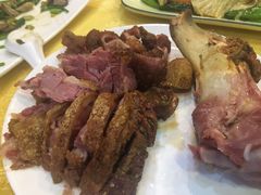 原汁德国脆皮咸猪手-合力居·生记路边鸡(北京路店)