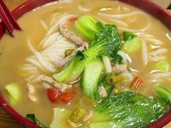 酸辣米粉-牛八宝桂林米粉(八里庄店)