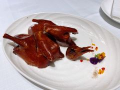 玻璃皮润烧乳鸽-北京厨房(西安SKP店)