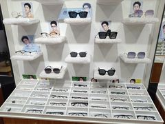 -MiRi眼镜·蔡司·星趣控·尼康控优点视觉合作店(南京东路店)