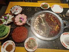 -憨孃孃·重庆老火锅(红山黑金店)