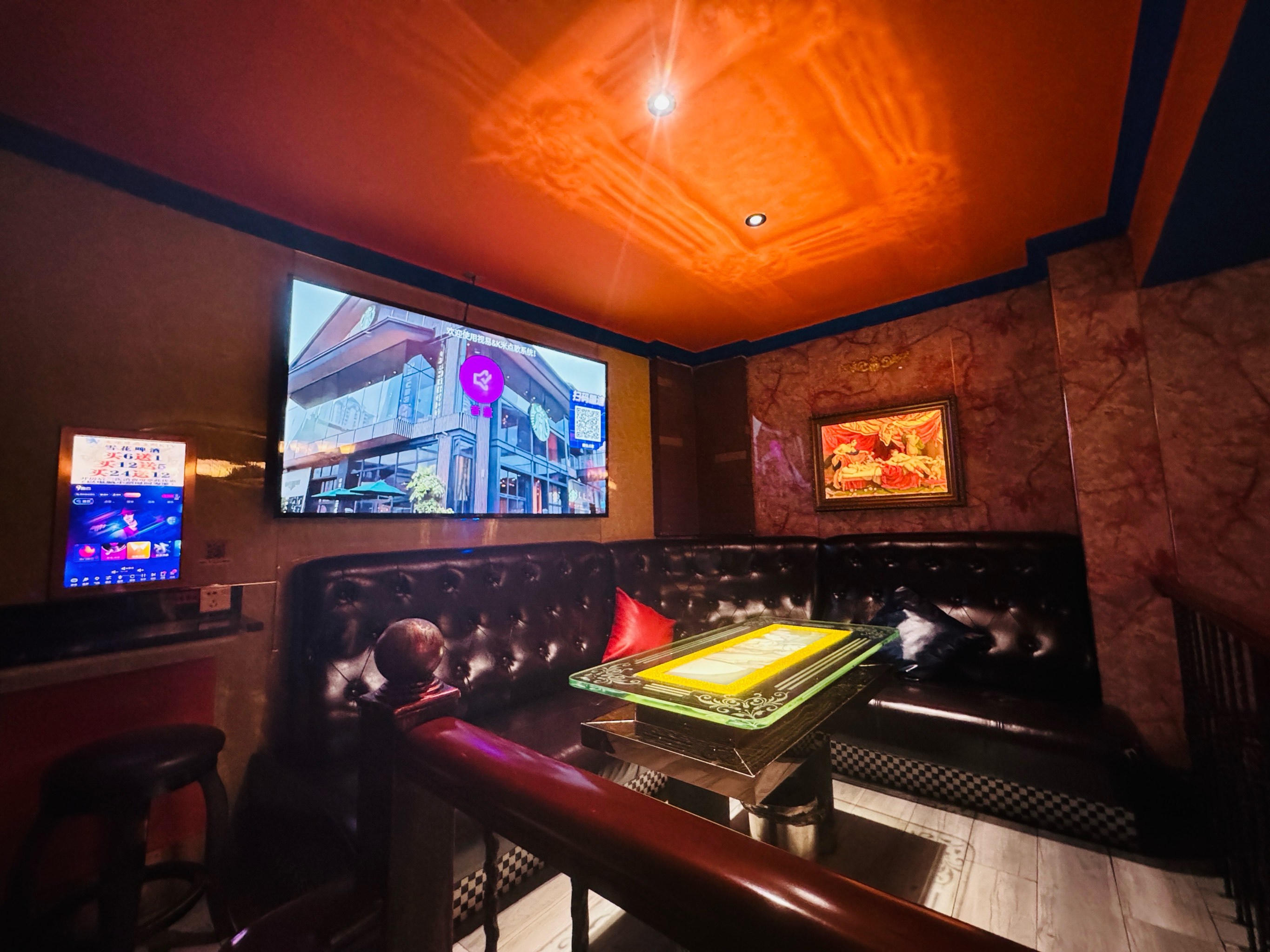 在武汉居然还有这种老式复古的花样年华ktv