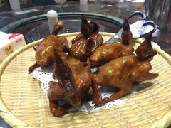 红烧乳鸽-石岐乳鸽村(南海第三分店)