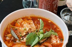 Tom Yum Beef Rice Noodles