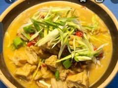 花猪肉焖油豆腐-荷府私房菜