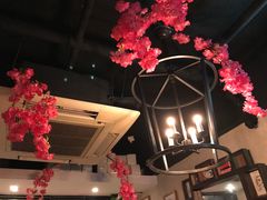 -layback cafe & bar