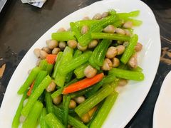 芹菜呛花生米-张包铺(道外店)